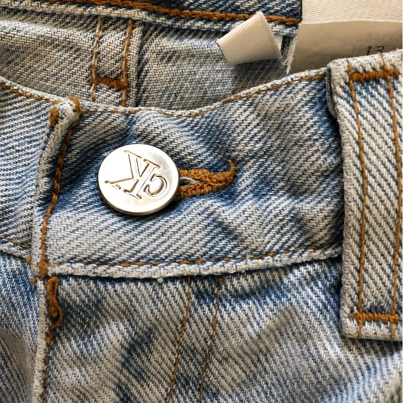 Calvin Klein|Vintage CK women’s light wash mom Jeans,Brown logo•••100% cotton - Picture 8 of 16